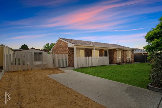 32 Tom Roberts Avenue, ACT 2906